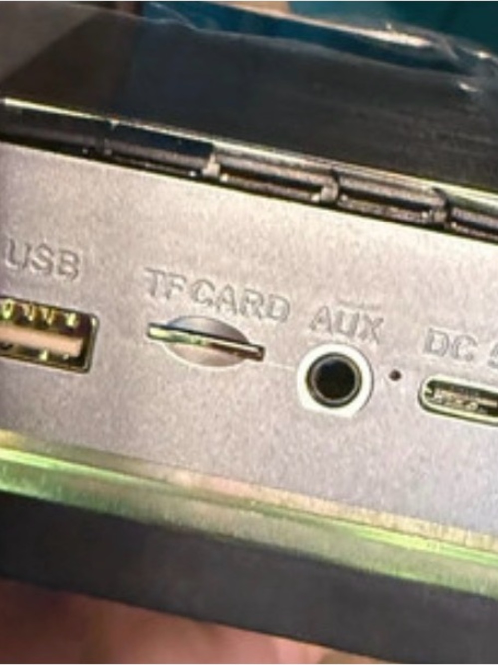 Tesla model Bluetooth speaker - Picture 10 of 10